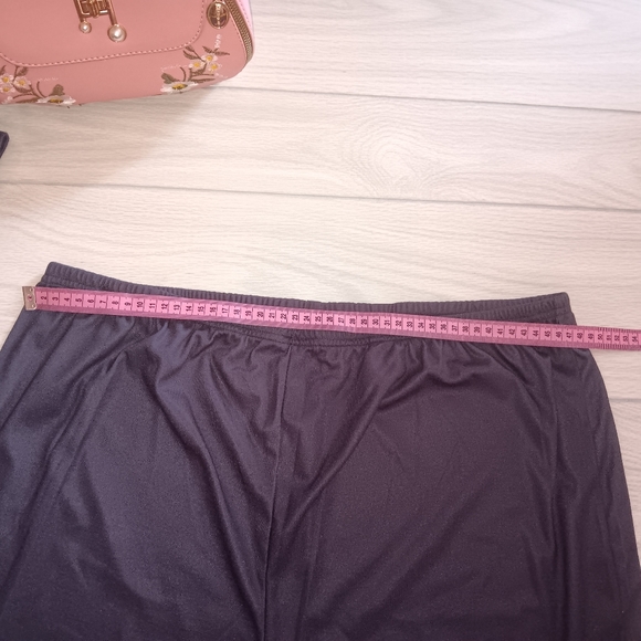 Athleisure Short Sleeves Leopard Graphic Printed Round Neck Top And Shorts - Picture 9 of 15